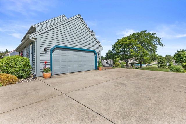 5300 Clover LANE, Racine, WI 53406