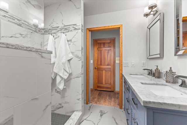 5300 Clover LANE, Racine, WI 53406