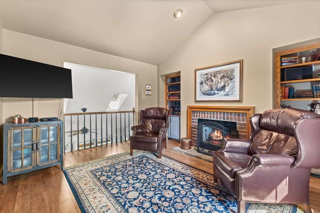 5300 Clover LANE, Racine, WI 53406