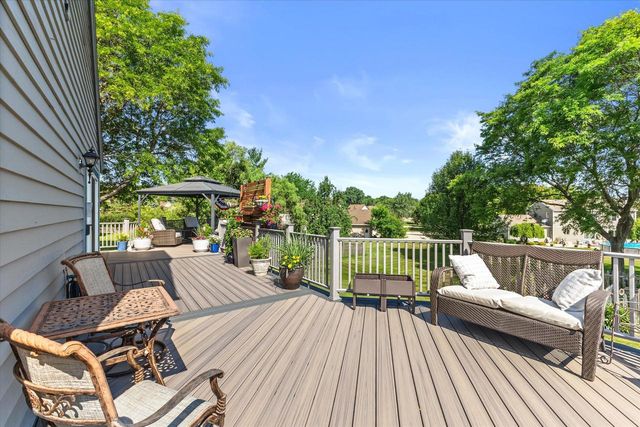 5300 Clover LANE, Racine, WI 53406