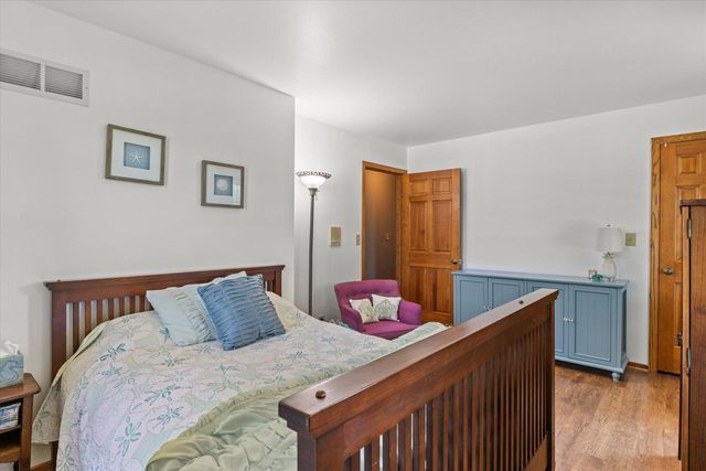 5300 Clover LANE, Racine, WI 53406