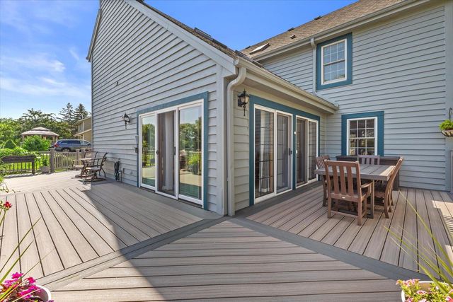 5300 Clover LANE, Racine, WI 53406