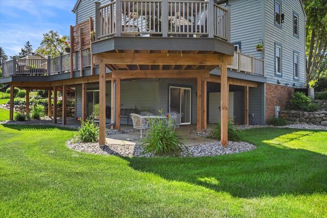 5300 Clover LANE, Racine, WI 53406