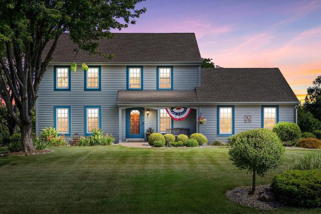 5300 Clover LANE, Racine, WI 53406