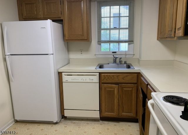 95 Jamestown Rd Ondo, Bernards Twp., NJ 07920