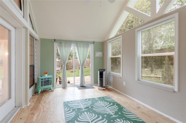 913 Cherry Hills Drive, Huntsville, TX 77340