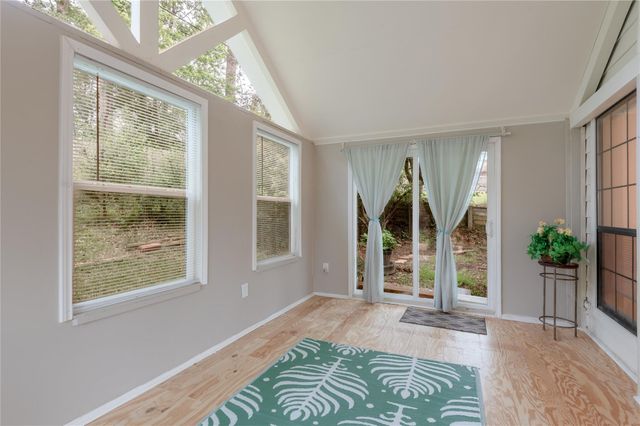 913 Cherry Hills Drive, Huntsville, TX 77340