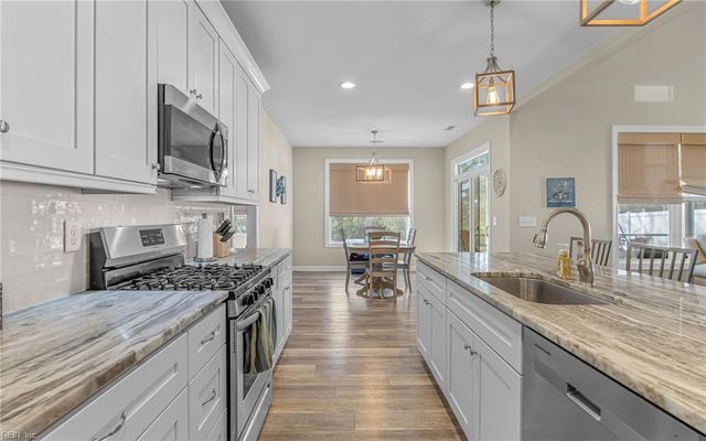 712 Jubilee CT, Chesapeake, VA 23322