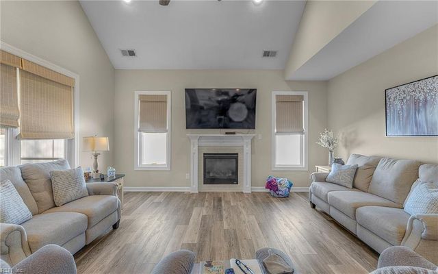 712 Jubilee CT, Chesapeake, VA 23322