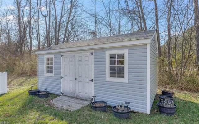 712 Jubilee CT, Chesapeake, VA 23322