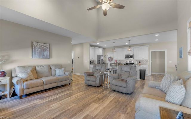 712 Jubilee CT, Chesapeake, VA 23322