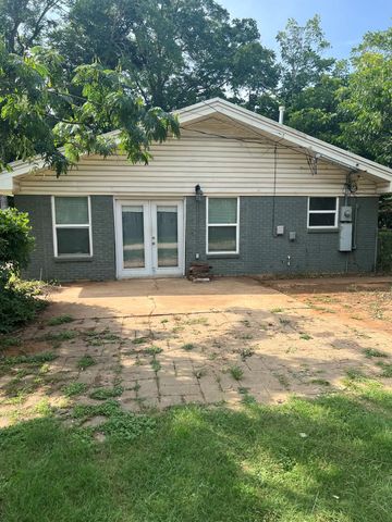 204 N Rockdale ST, Lexington, TX 78947