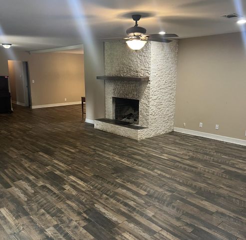 204 N Rockdale ST, Lexington, TX 78947