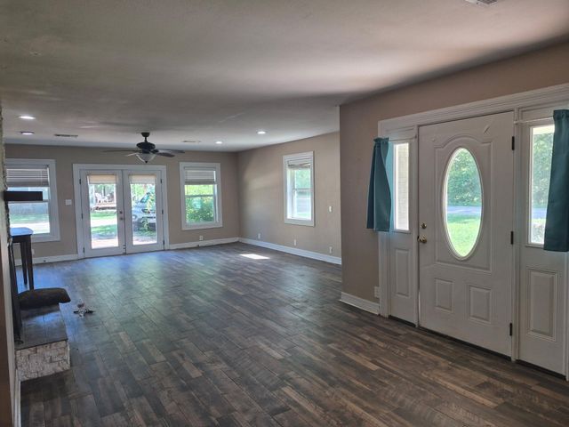 204 N Rockdale ST, Lexington, TX 78947