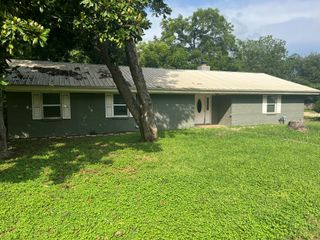 204 N Rockdale ST, Lexington, TX 78947