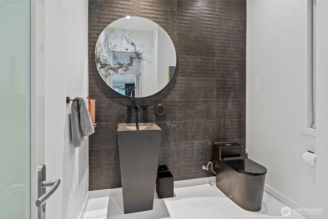 903 N 33rd Place, Renton, WA 98056