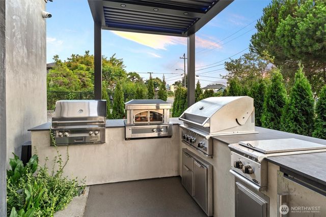 903 N 33rd Place, Renton, WA 98056