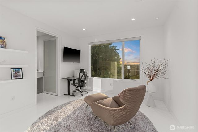 903 N 33rd Place, Renton, WA 98056