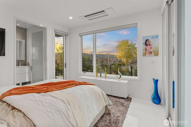 903 N 33rd Place, Renton, WA 98056