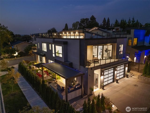 903 N 33rd Place, Renton, WA 98056