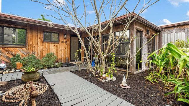 2455 Flamingo Ln, Fort Lauderdale, FL 33312