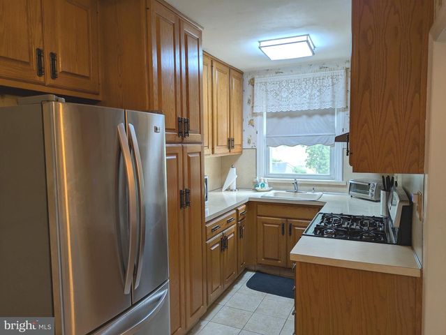 2328 HIGHLAND AVE, Drexel Hill, PA 19026