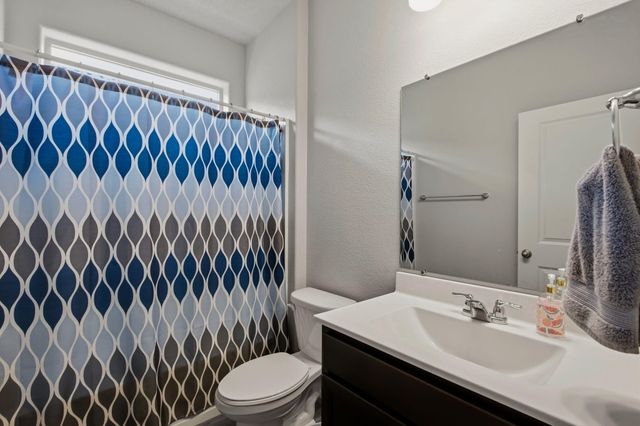 2015 Duke City Street SE, Albuquerque, NM 87123