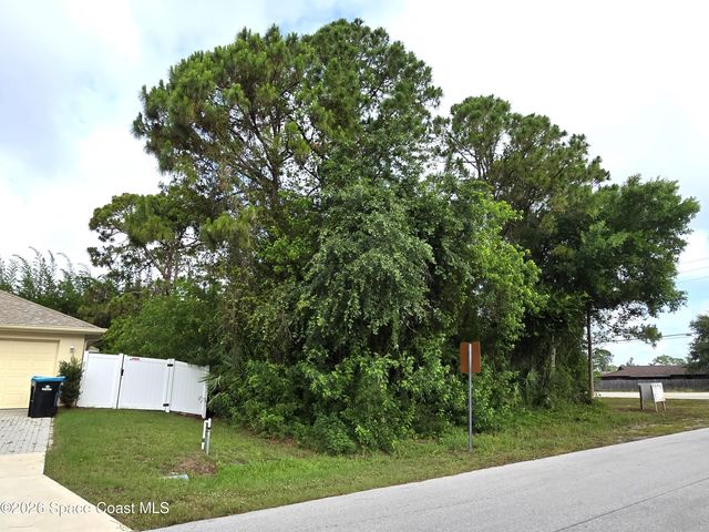 110 White Road SW, Palm Bay, FL 32908