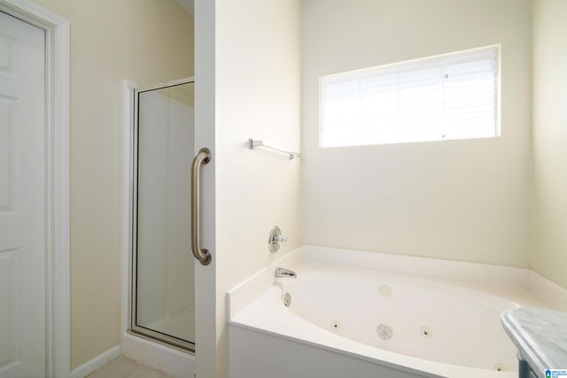 562 SUMMIT CIRCLE, Fultondale, AL 35068