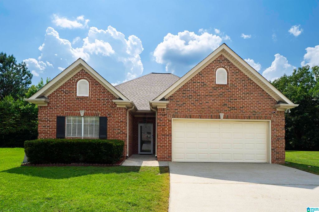 562 SUMMIT CIRCLE, Fultondale, AL 35068