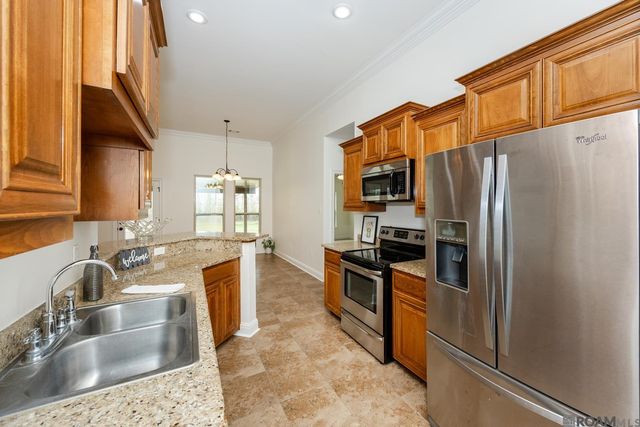 2434 Orleans Quarters Dr, Brusly, LA 70719