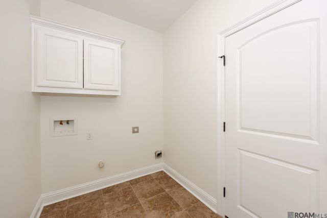 2434 Orleans Quarters Dr, Brusly, LA 70719