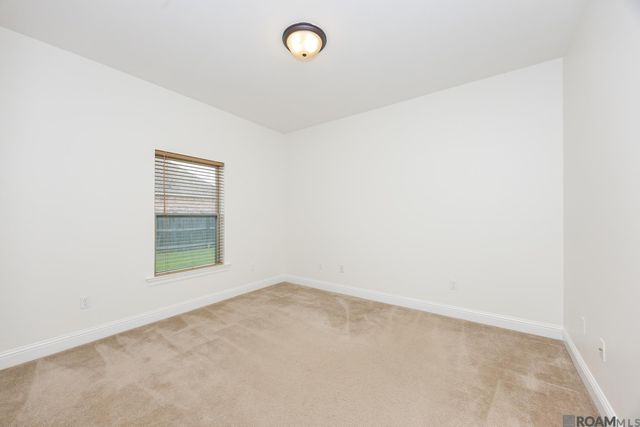 2434 Orleans Quarters Dr, Brusly, LA 70719