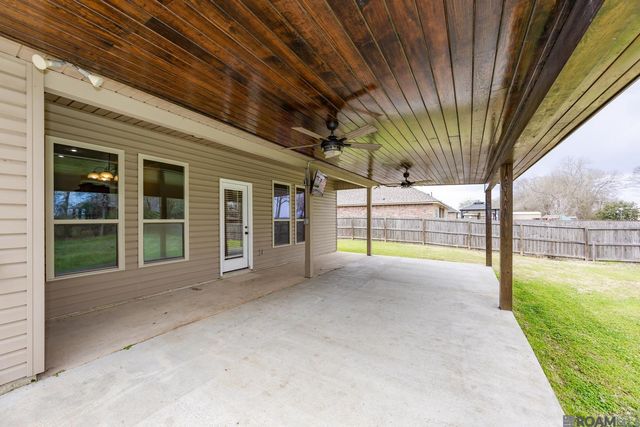 2434 Orleans Quarters Dr, Brusly, LA 70719