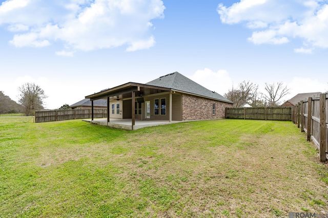 2434 Orleans Quarters Dr, Brusly, LA 70719