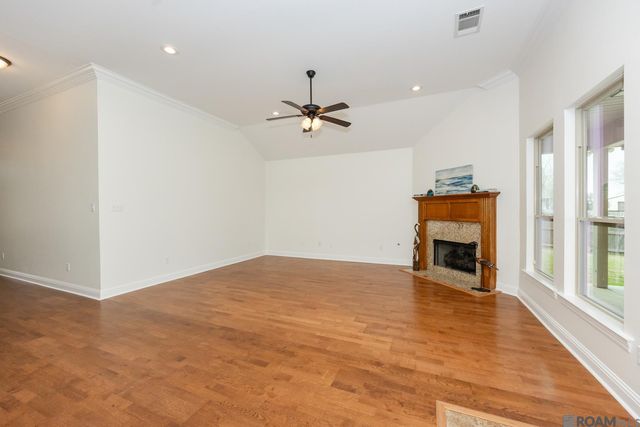 2434 Orleans Quarters Dr, Brusly, LA 70719