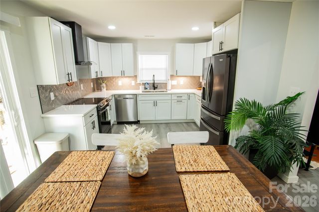 2116 Eastway Drive, Charlotte, NC 28205