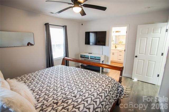 2116 Eastway Drive, Charlotte, NC 28205