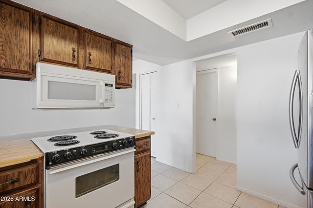 3131 W LOMA Lane, Phoenix, AZ 85051