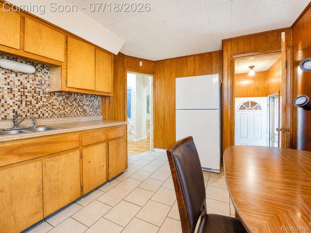 19664 Brady, Redford Charter Township, MI 48240