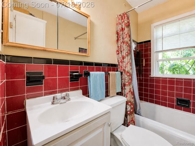 19664 Brady, Redford Charter Township, MI 48240