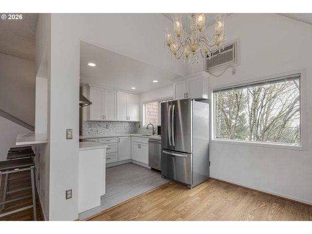 48 OSWEGO Smt, Lake Oswego, OR 97035