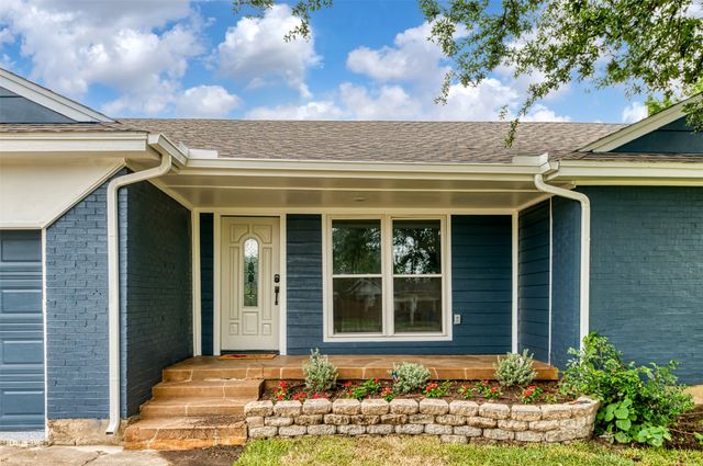 1413 Hill Street, Grapevine, TX 76051