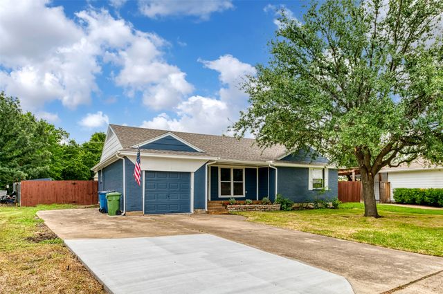 1413 Hill Street, Grapevine, TX 76051