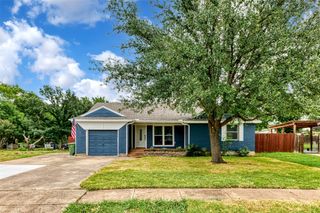 1413 Hill Street, Grapevine, TX 76051