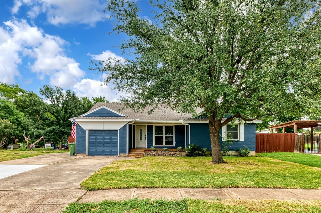 1413 Hill Street, Grapevine, TX 76051