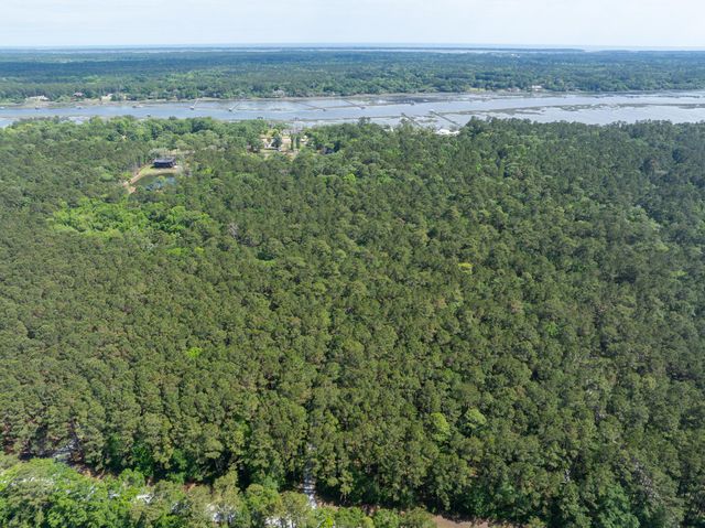 4855 Retriever Road, Wadmalaw Island, SC 29487