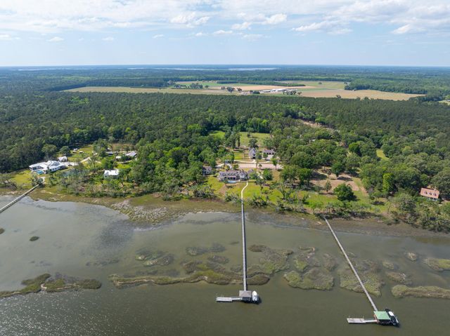 4855 Retriever Road, Wadmalaw Island, SC 29487