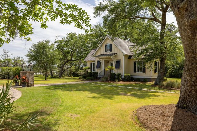4855 Retriever Road, Wadmalaw Island, SC 29487