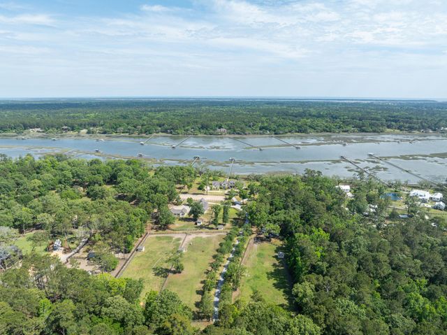 4855 Retriever Road, Wadmalaw Island, SC 29487